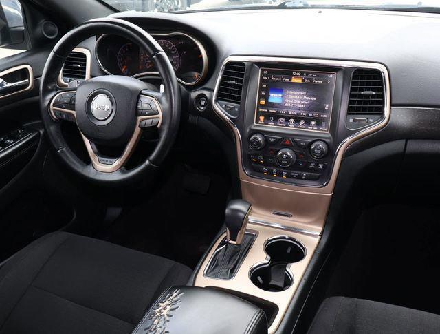 2017 Jeep Grand Cherokee Laredo 4x2
