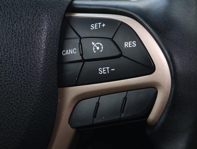 2017 Jeep Grand Cherokee Laredo 4x2