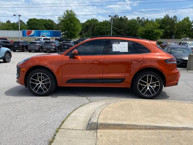 2022 Porsche Macan Base