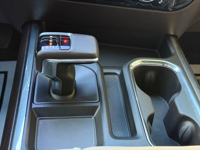 2023 GMC Sierra 1500 2WD Crew Cab Short Box SLT