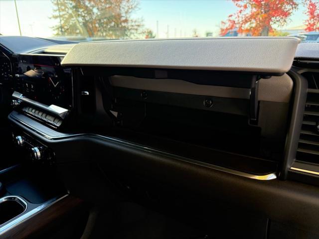 2023 GMC Sierra 1500 2WD Crew Cab Short Box SLT
