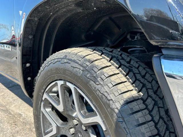 2026 Ram 1500 Laramie Crew Cab 4x4 5'7" Box