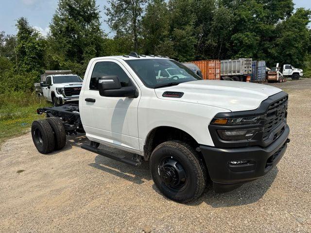 2026 RAM 3500 Chassis RAM 3500 TRADESMAN CHASSIS REGULAR CAB 4X4 60 CA