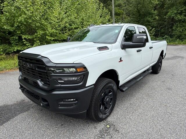 2026 RAM Ram 3500 RAM 3500 TRADESMAN CREW CAB 4X4 8 BOX