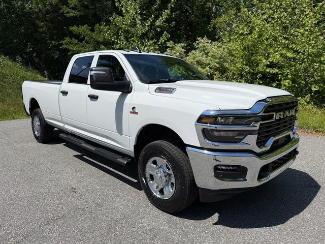 2026 Ram 2500 Tradesman Crew Cab 4x4 8' Box