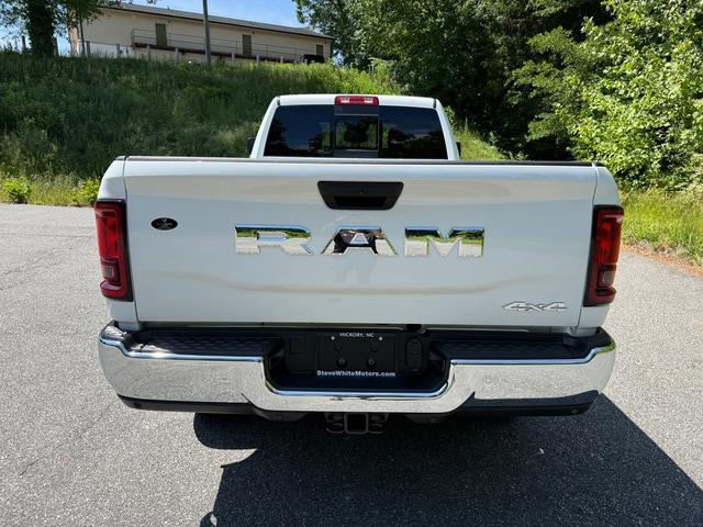 2026 Ram 2500 Tradesman Crew Cab 4x4 8' Box