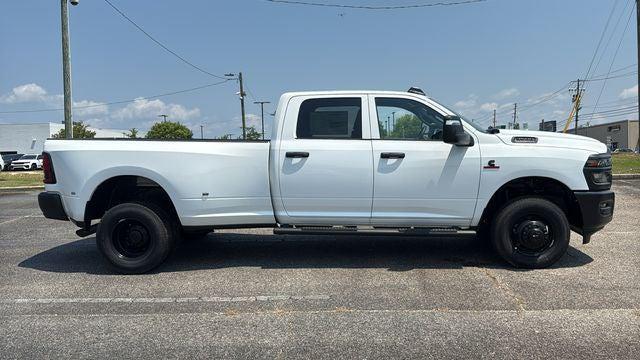2026 Ram 3500 Tradesman Crew Cab 4x4 8 Box