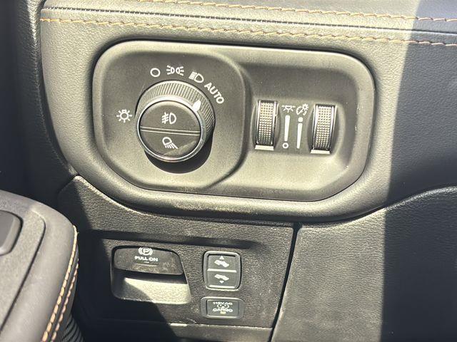 2026 Ram 1500 Tungsten Crew Cab 4x4 5'7" Box