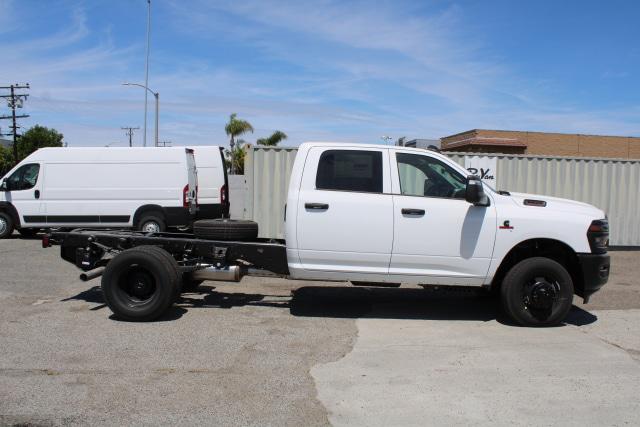 2026 RAM Ram 3500 Chassis Cab RAM 3500 TRADESMAN CREW CAB CHASSIS 4X2 60 CA