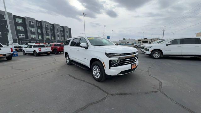 2025 Chevrolet Suburban 4WD LT