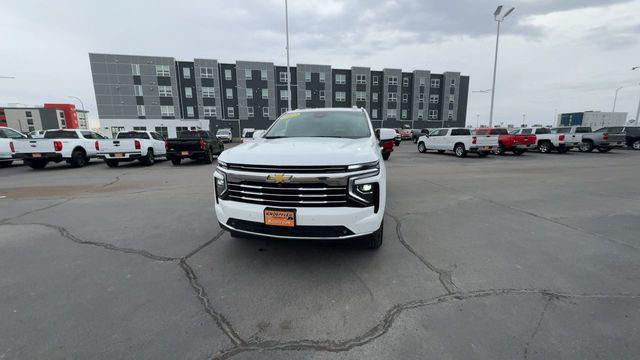 2025 Chevrolet Suburban 4WD LT