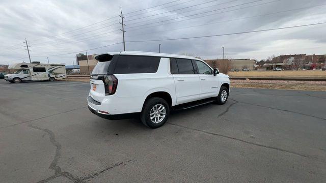 2025 Chevrolet Suburban 4WD LT
