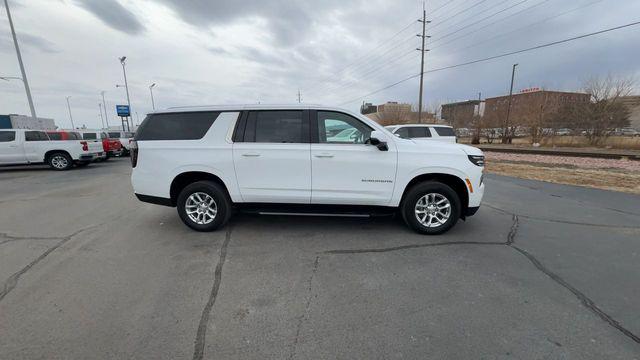 2025 Chevrolet Suburban 4WD LT
