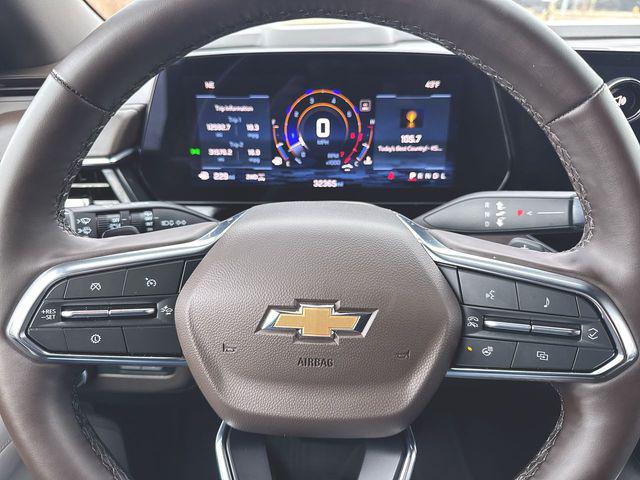2025 Chevrolet Suburban 4WD LT