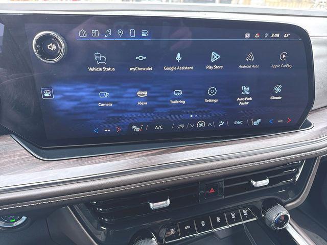 2025 Chevrolet Suburban 4WD LT