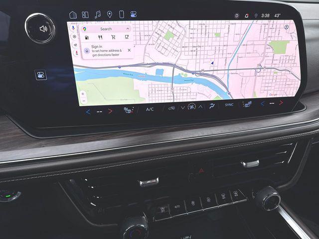 2025 Chevrolet Suburban 4WD LT