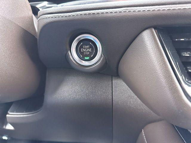 2025 Chevrolet Suburban 4WD LT