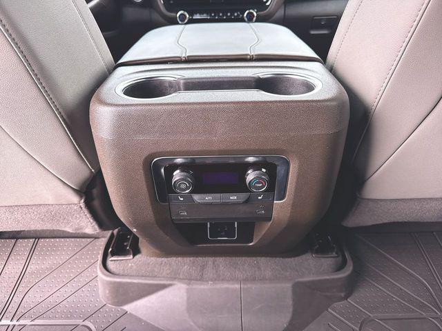 2025 Chevrolet Suburban 4WD LT