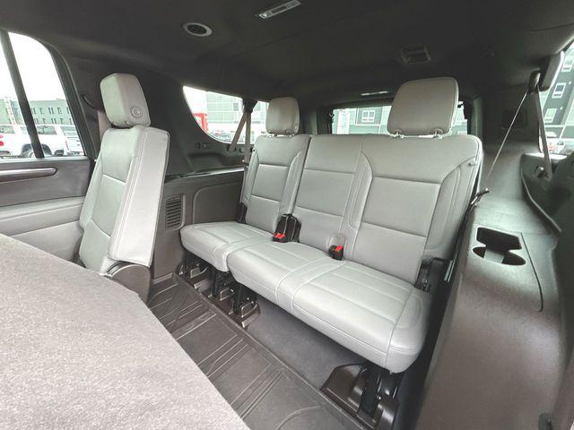 2025 Chevrolet Suburban 4WD LT