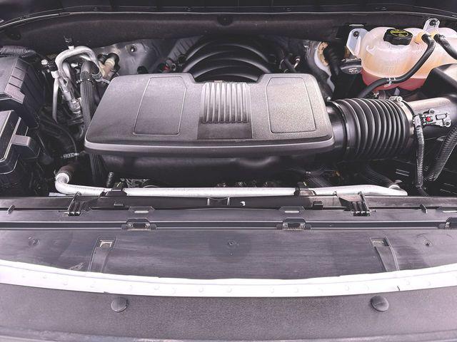 2025 Chevrolet Suburban 4WD LT