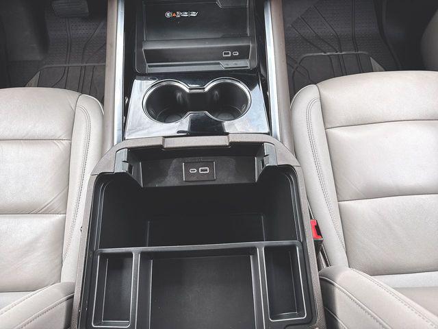 2025 Chevrolet Suburban 4WD LT