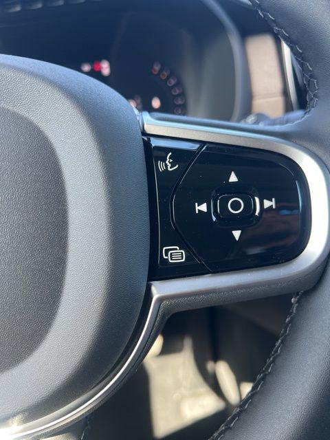 2026 Volvo XC90 Plus, B6 AWD Gas (mild hybrid), Gasoline, Bright, 7 Seats