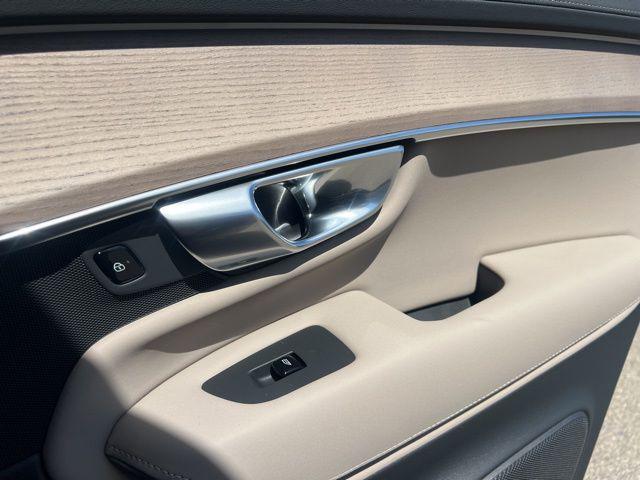 2026 Volvo XC90 Plus, B6 AWD Gas (mild hybrid), Gasoline, Bright, 7 Seats