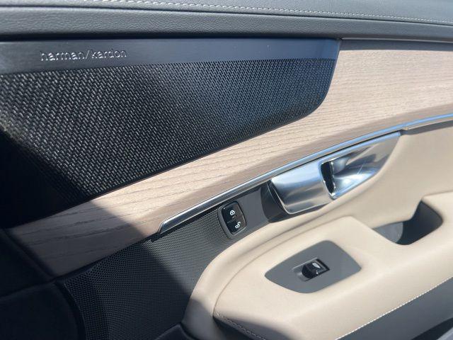 2026 Volvo XC90 Plus, B6 AWD Gas (mild hybrid), Gasoline, Bright, 7 Seats