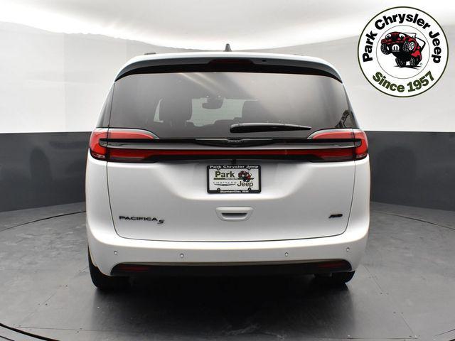 2026 Chrysler Pacifica Select AWD