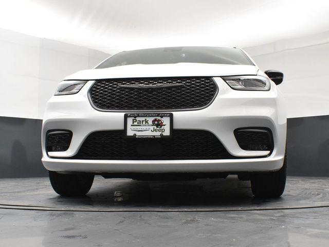 2026 Chrysler Pacifica Select AWD