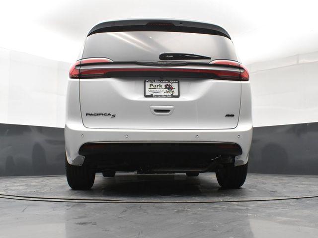 2026 Chrysler Pacifica Select AWD