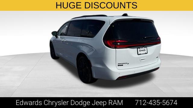 2026 Chrysler Pacifica Select AWD