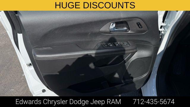 2026 Chrysler Pacifica Select AWD