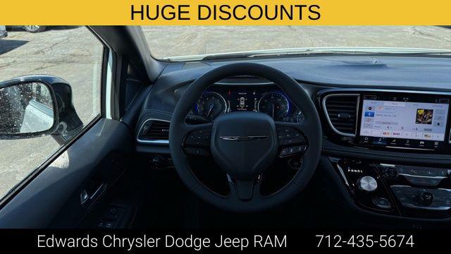 2026 Chrysler Pacifica Select AWD