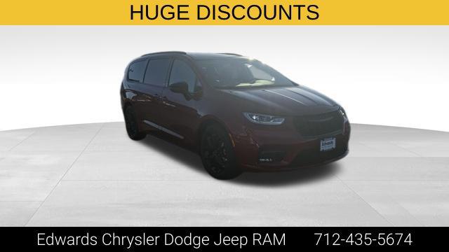 2026 Chrysler Pacifica Select AWD for sale in Council Bluffs, IA