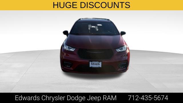 2026 Chrysler Pacifica Select AWD