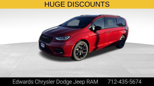 2026 Chrysler Pacifica Select AWD