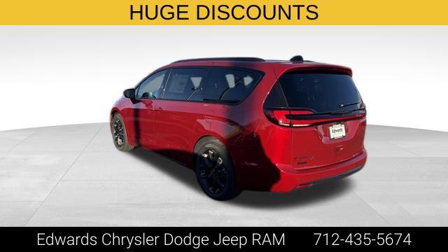 2026 Chrysler Pacifica Select AWD