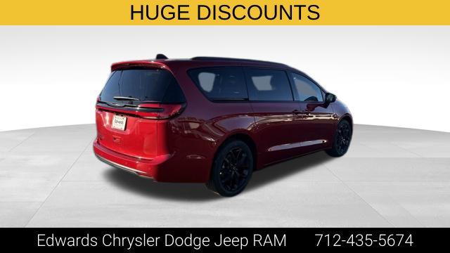 2026 Chrysler Pacifica Select AWD