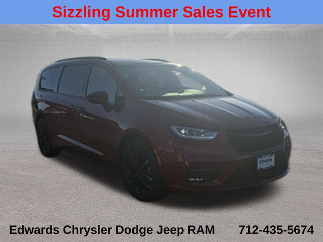 2026 Chrysler Pacifica Select AWD for sale in Council Bluffs, IA