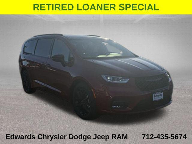 2026 Chrysler Pacifica Select AWD for sale in Council Bluffs, IA