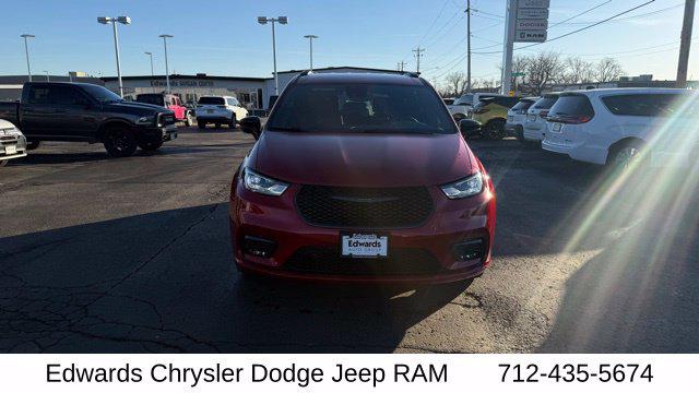 2026 Chrysler Pacifica Select AWD