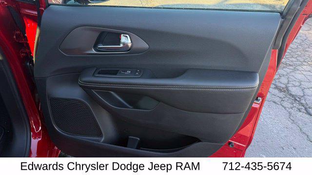 2026 Chrysler Pacifica Select AWD