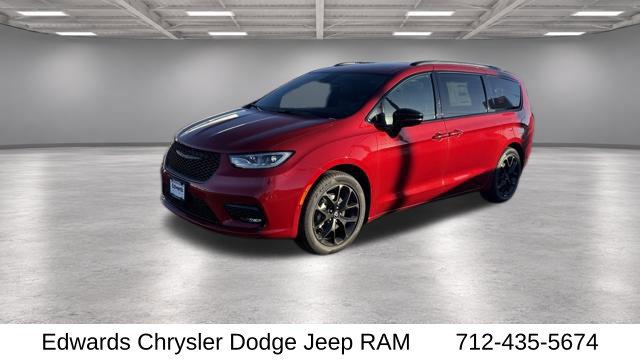 2026 Chrysler Pacifica Select AWD