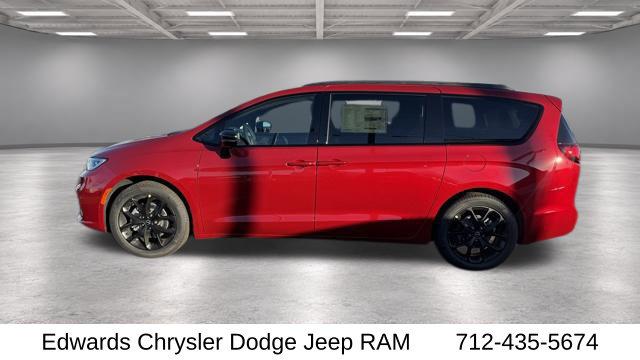 2026 Chrysler Pacifica Select AWD