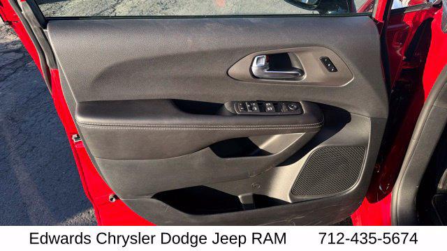 2026 Chrysler Pacifica Select AWD