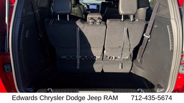 2026 Chrysler Pacifica Select AWD