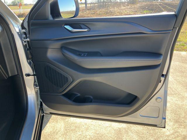 2026 Jeep Grand Cherokee L Altitude 4x2
