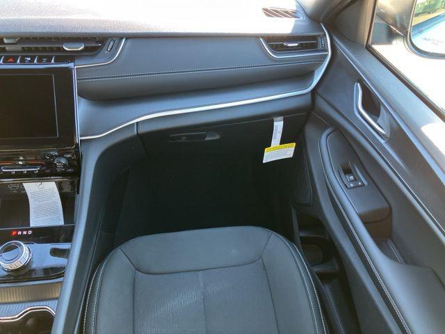 2026 Jeep Grand Cherokee L Altitude 4x2