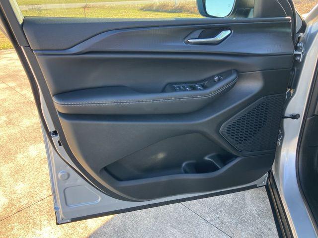 2026 Jeep Grand Cherokee L Altitude 4x2